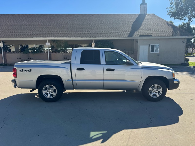 Dodge Dakota SLT Quad Cab 4WD 2005
