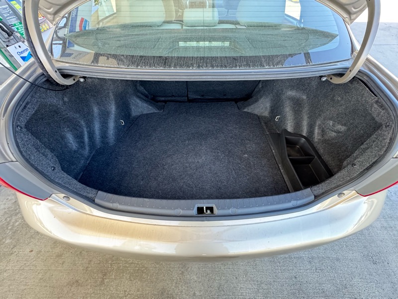 Toyota Corolla Base 5-Speed MT 2010