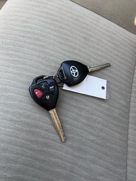 Toyota Corolla Base 5-Speed MT 2010