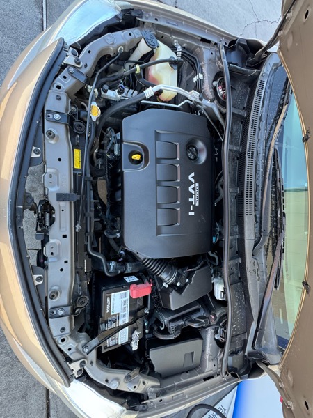 Toyota Corolla Base 5-Speed MT 2010