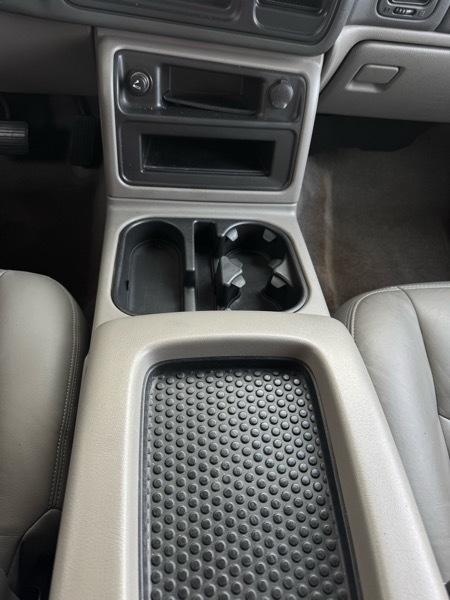 Chevrolet Tahoe 2WD 2004