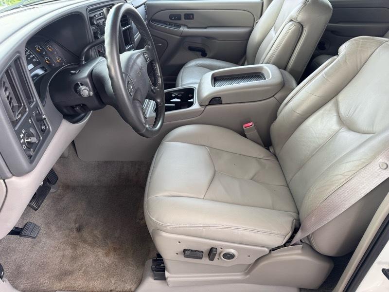 Chevrolet Tahoe 2WD 2004