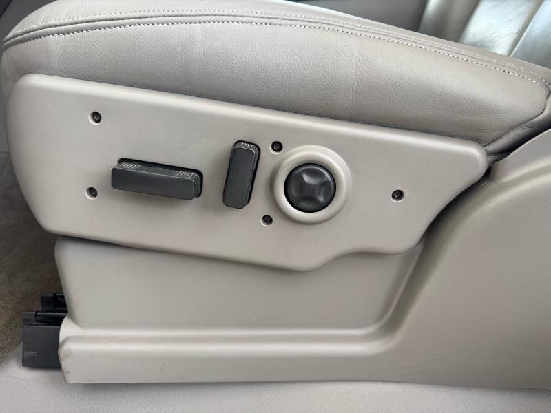 Chevrolet Tahoe 2WD 2004