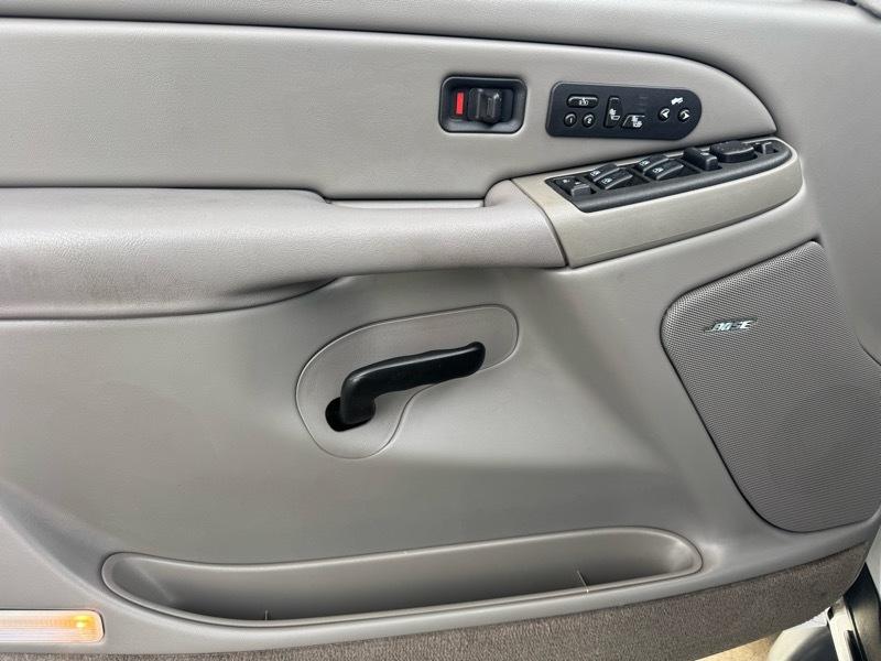 Chevrolet Tahoe 2WD 2004