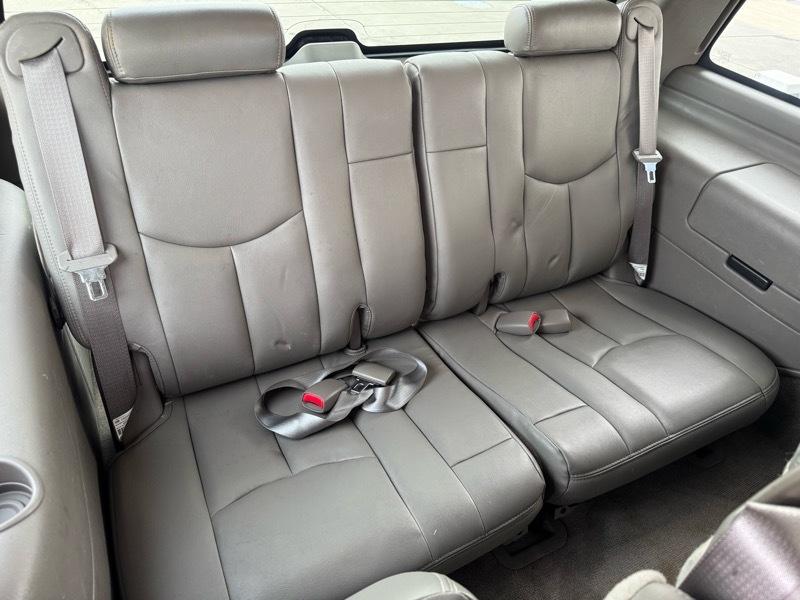 Chevrolet Tahoe 2WD 2004