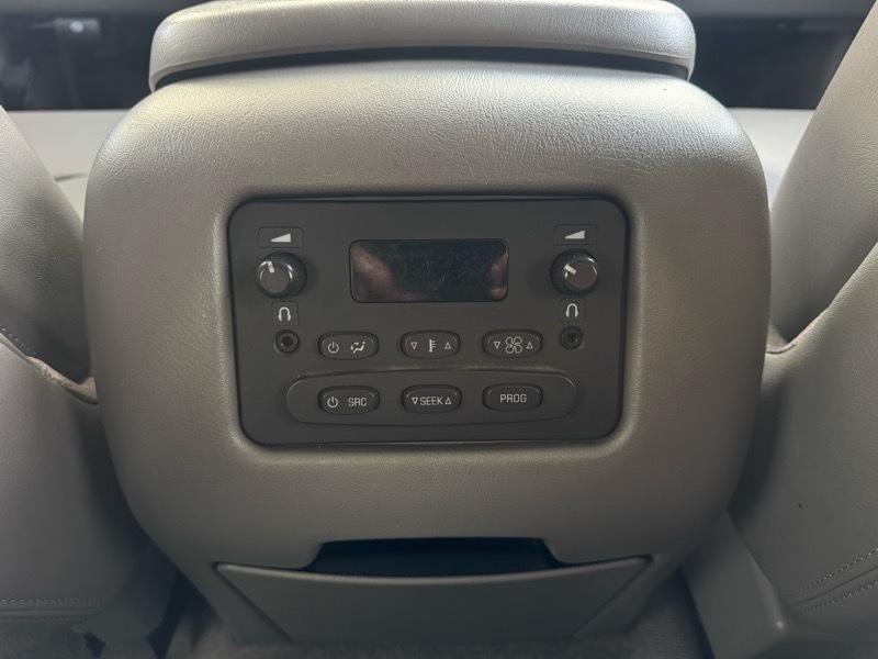 Chevrolet Tahoe 2WD 2004