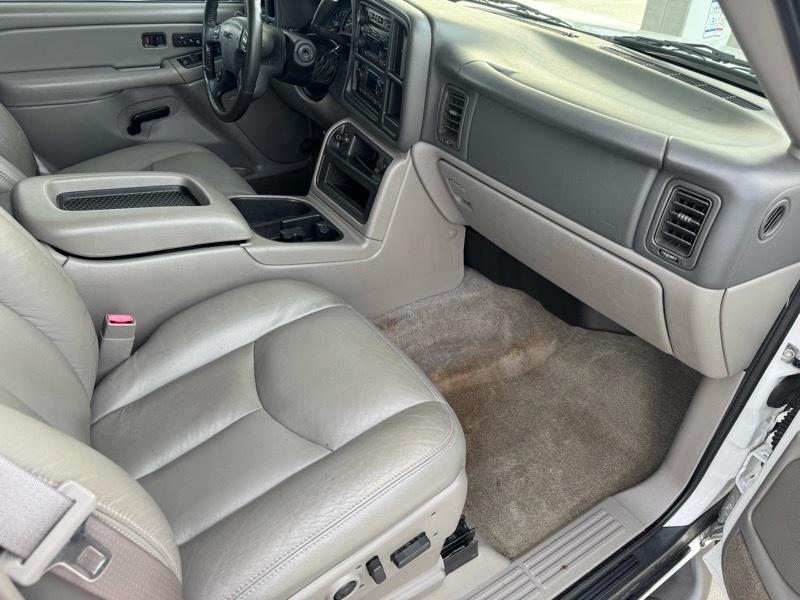 Chevrolet Tahoe 2WD 2004