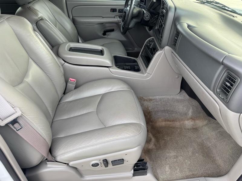 Chevrolet Tahoe 2WD 2004