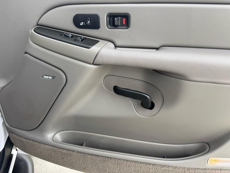 Chevrolet Tahoe 2WD 2004