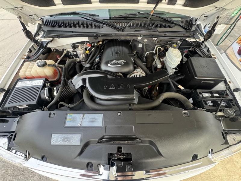 Chevrolet Tahoe 2WD 2004