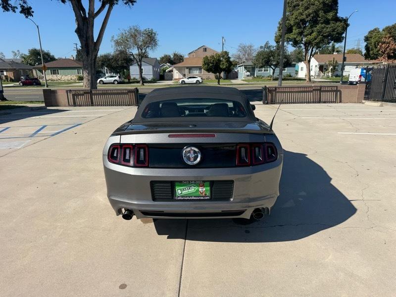 Ford Mustang V6 Convertible 2013