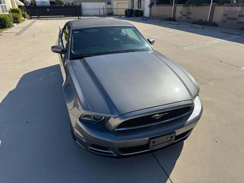 Ford Mustang V6 Convertible 2013