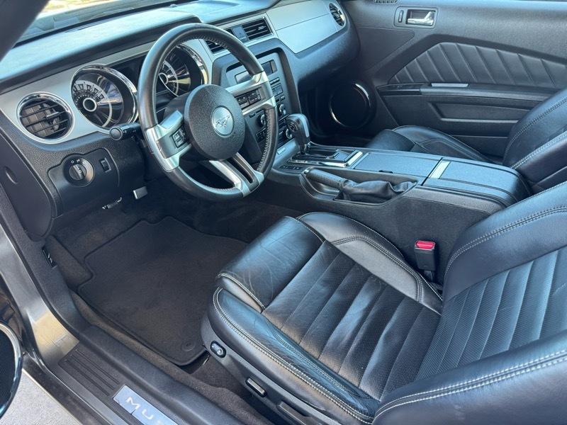 Ford Mustang V6 Convertible 2013