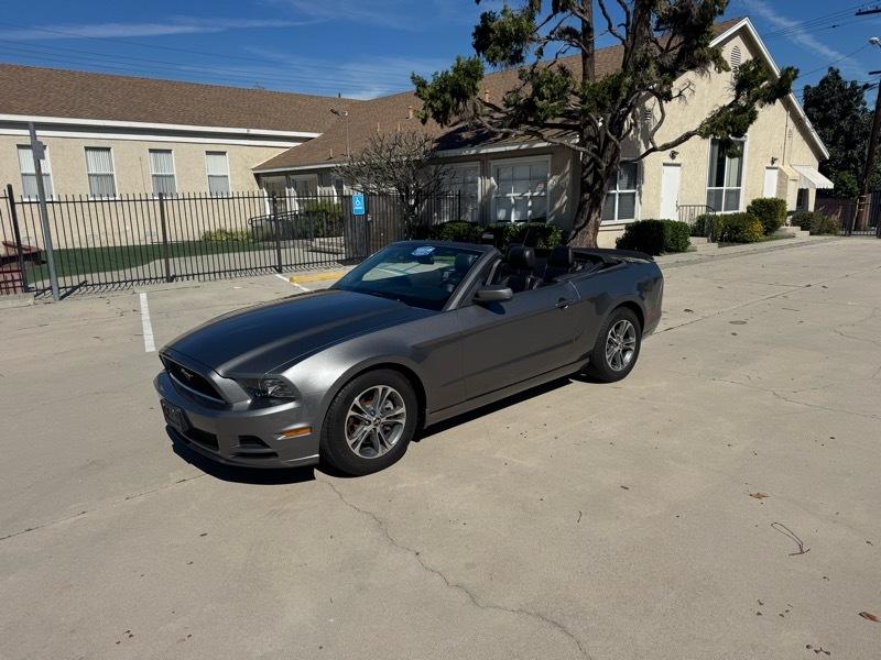 Ford Mustang V6 Convertible 2013
