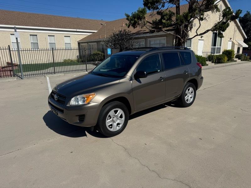 Toyota RAV4 Base I4 2WD 2011