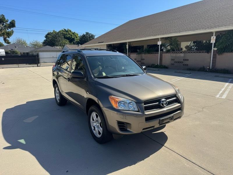 Toyota RAV4 Base I4 2WD 2011