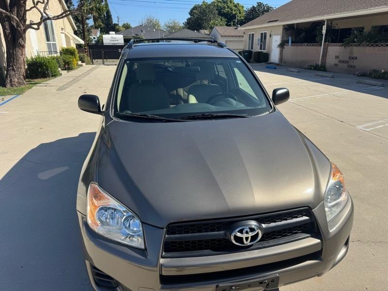 Toyota RAV4 Base I4 2WD 2011