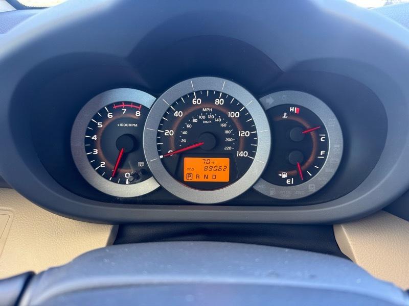 Toyota RAV4 Base I4 2WD 2011