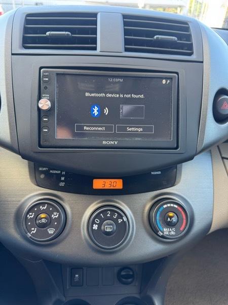 Toyota RAV4 Base I4 2WD 2011