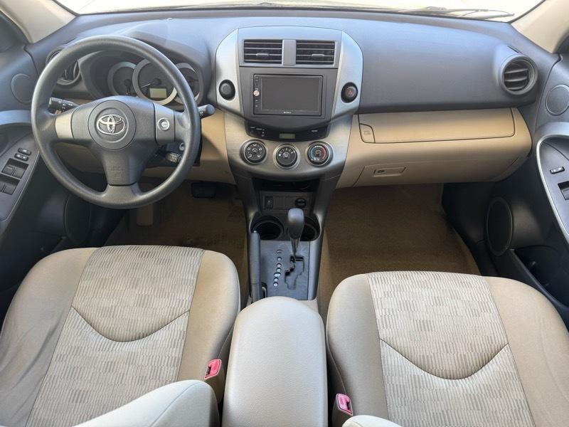 Toyota RAV4 Base I4 2WD 2011