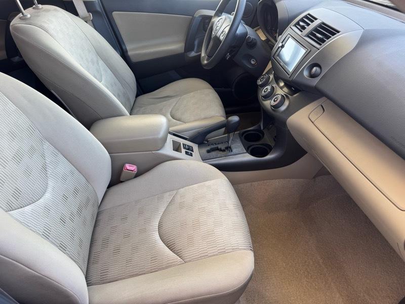 Toyota RAV4 Base I4 2WD 2011