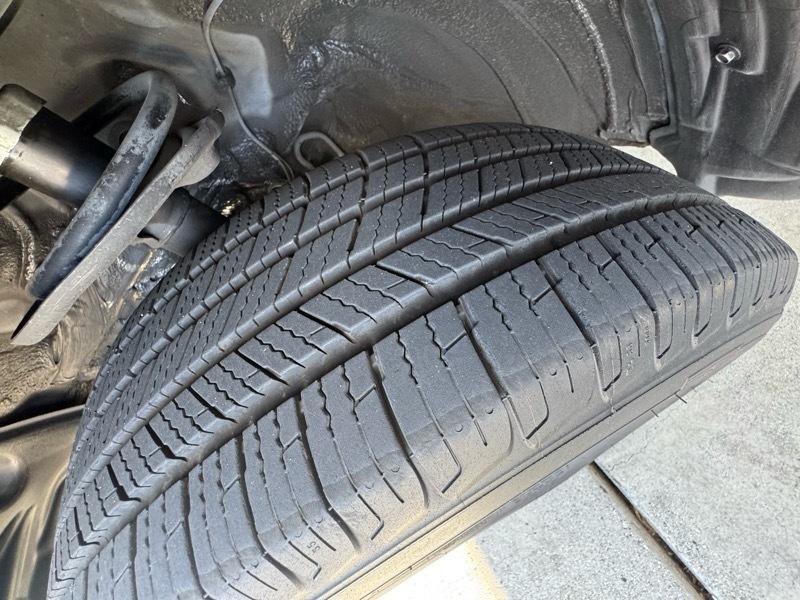 Toyota RAV4 Base I4 2WD 2011