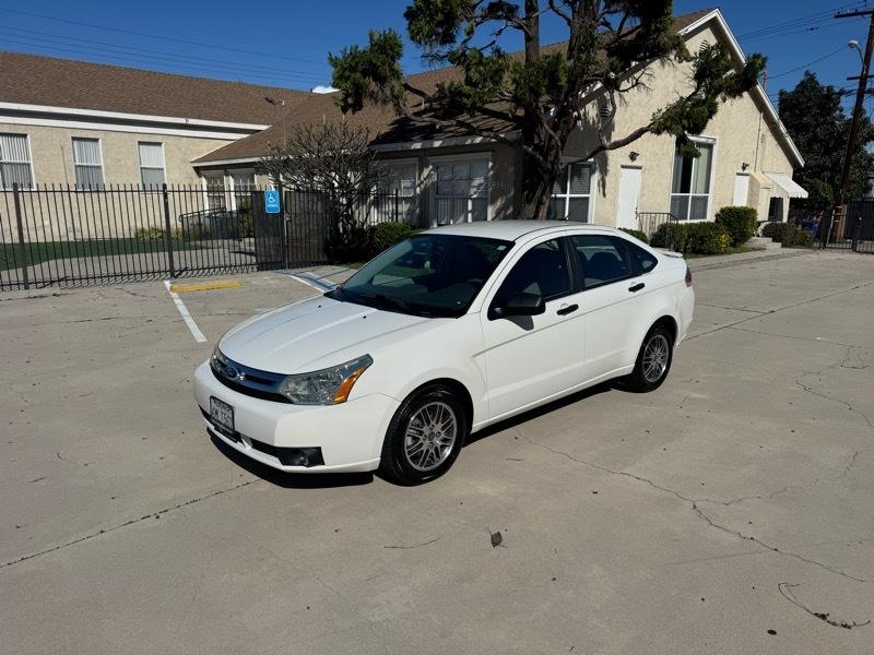 Ford Focus SE Sedan 2010