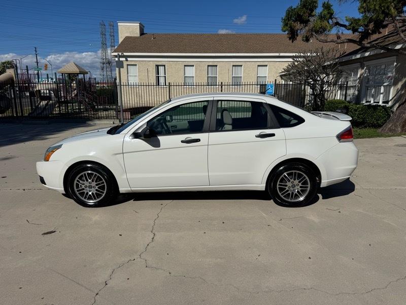 Ford Focus SE Sedan 2010