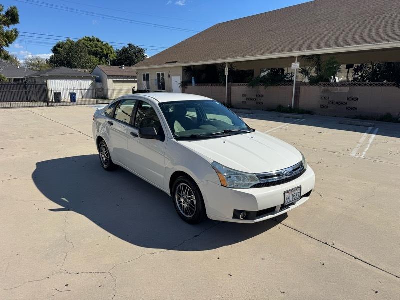 Ford Focus SE Sedan 2010