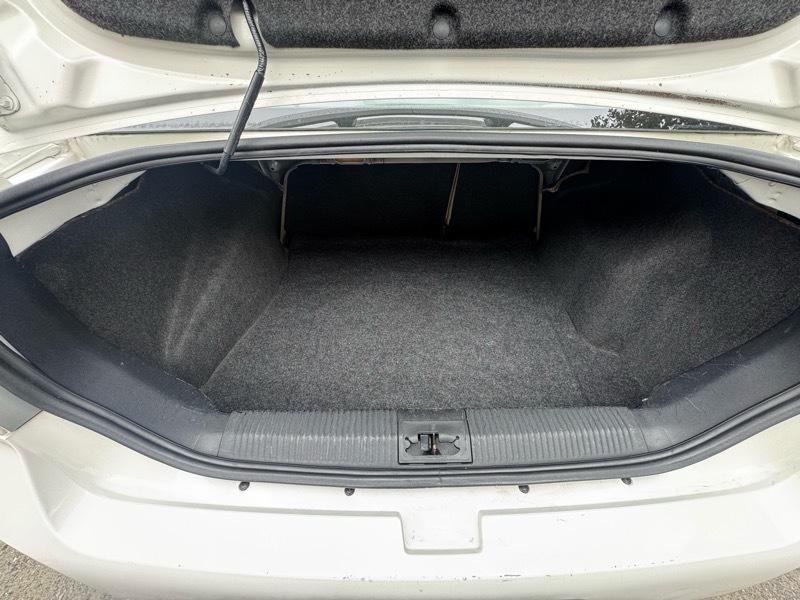 Ford Focus SE Sedan 2010