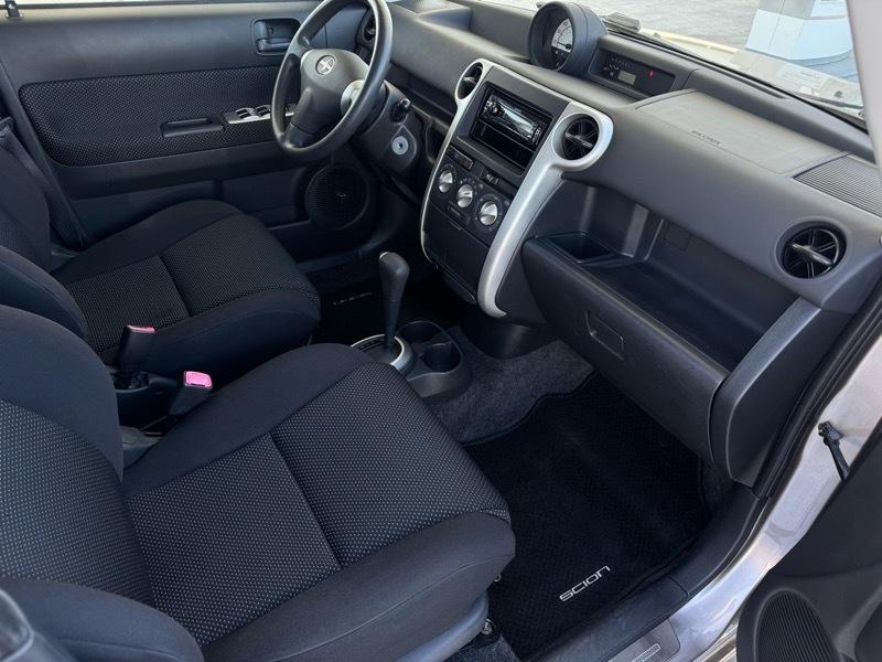 Scion xB Wagon 2005