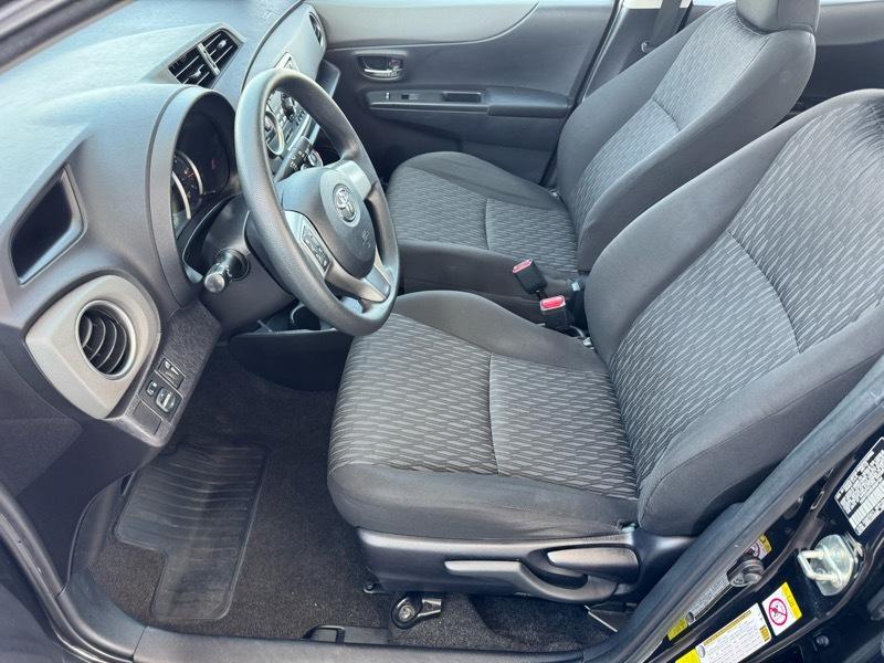 Toyota Yaris L 5-Door AT 2014