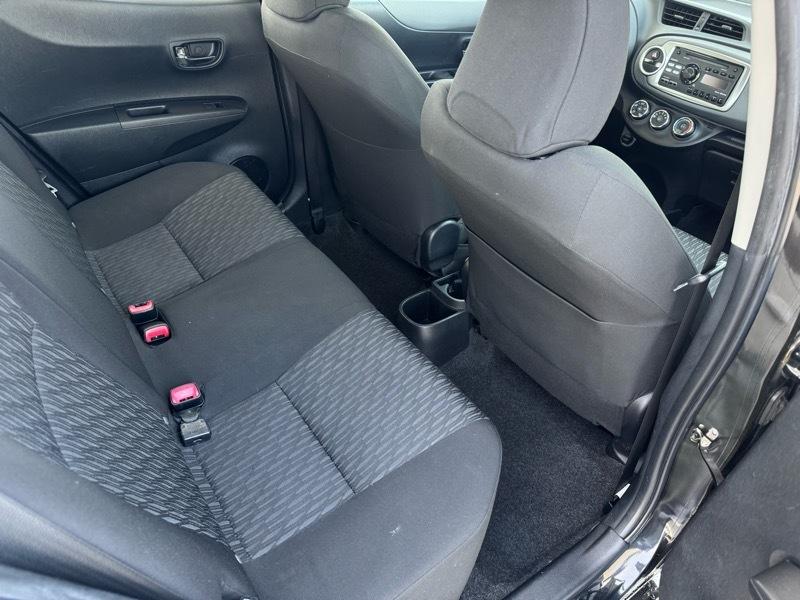 Toyota Yaris L 5-Door AT 2014