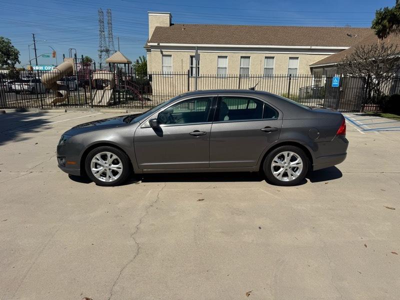 Ford Fusion SE 2012