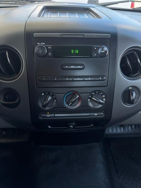 Ford F-150 2WD SuperCab 145" XL 2005