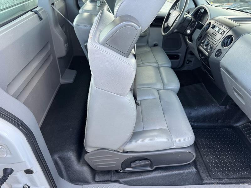 Ford F-150 2WD SuperCab 145" XL 2005