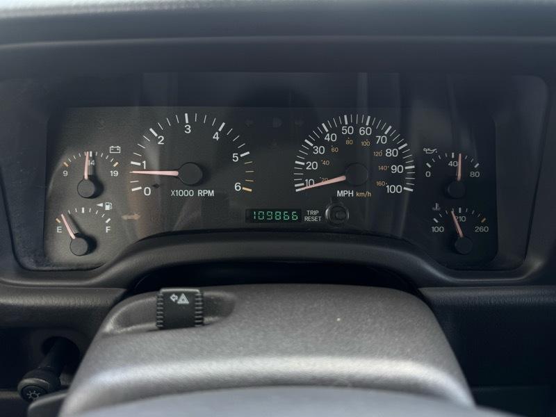 Jeep Cherokee Sport 4-Door 4WD 2001