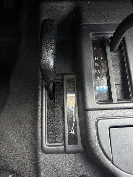 Jeep Cherokee Sport 4-Door 4WD 2001