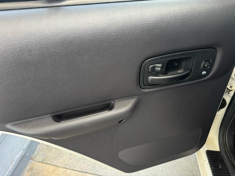 Jeep Cherokee Sport 4-Door 4WD 2001