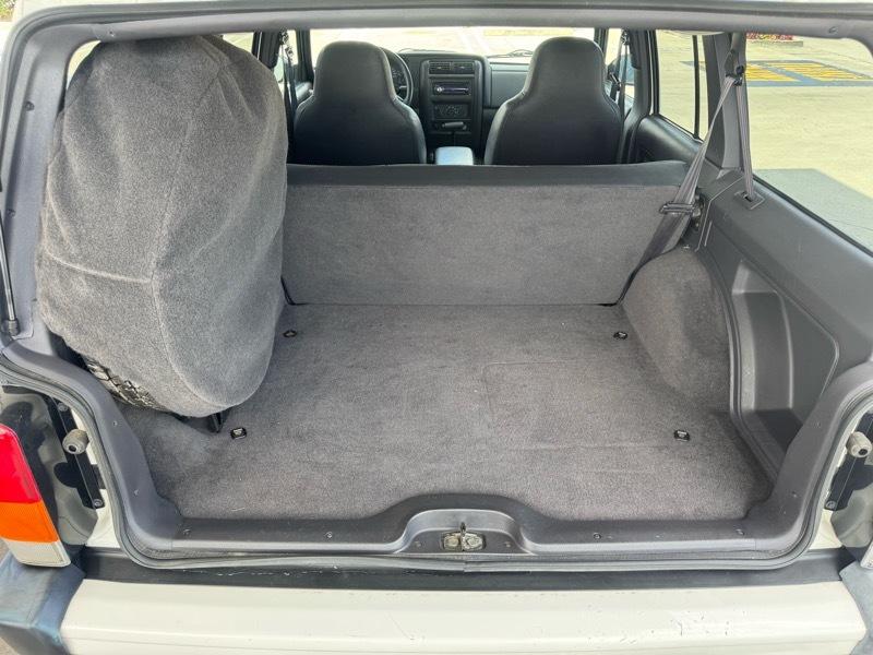 Jeep Cherokee Sport 4-Door 4WD 2001