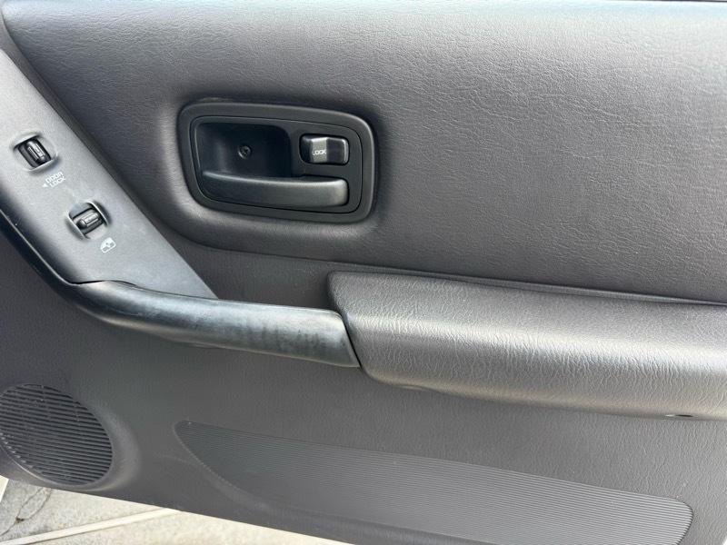 Jeep Cherokee Sport 4-Door 4WD 2001