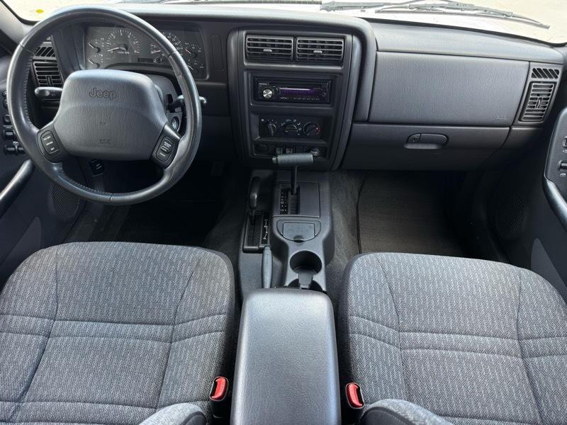 Jeep Cherokee Sport 4-Door 4WD 2001