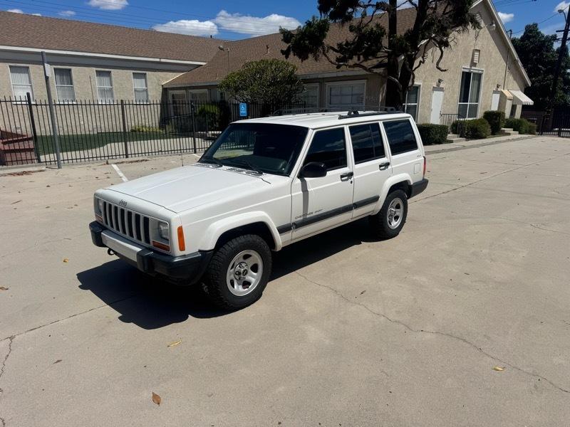 Jeep Cherokee Sport 4-Door 4WD 2001