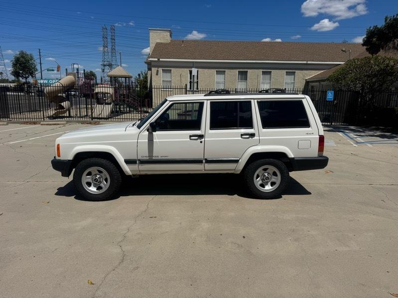 Jeep Cherokee Sport 4-Door 4WD 2001