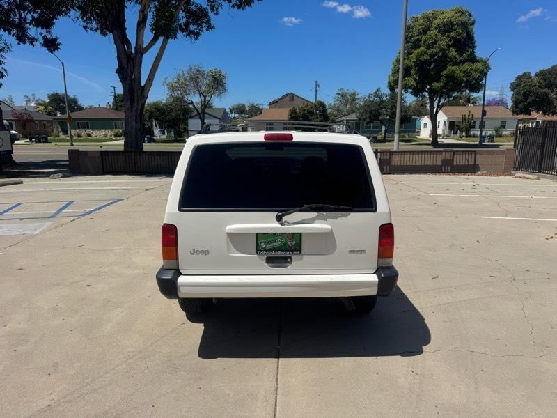 Jeep Cherokee Sport 4-Door 4WD 2001