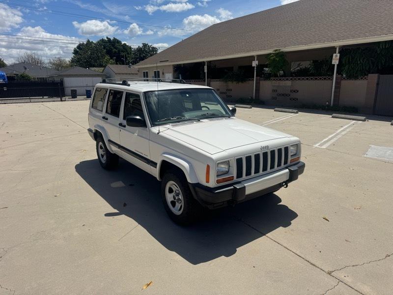 Jeep Cherokee Sport 4-Door 4WD 2001