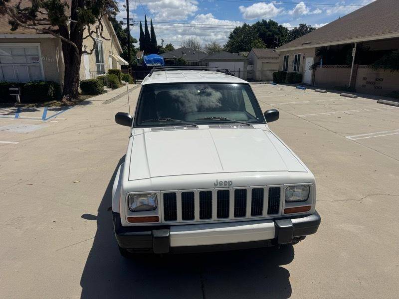 Jeep Cherokee Sport 4-Door 4WD 2001