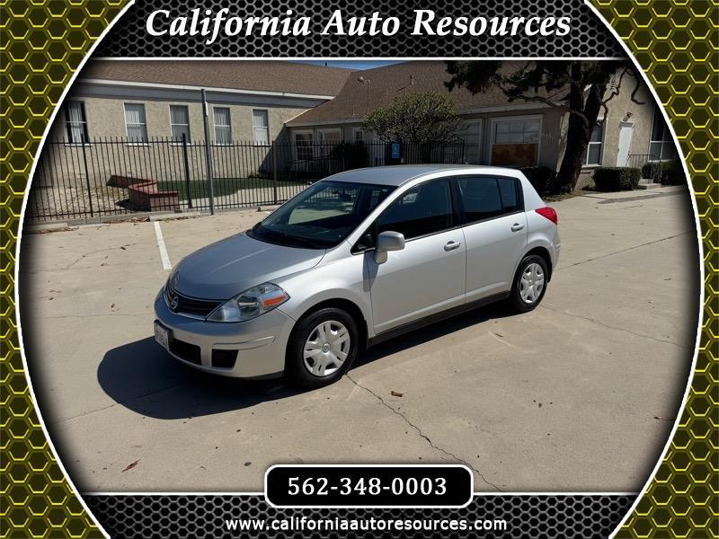 Nissan Versa 1.8 SL Hatchback 2011