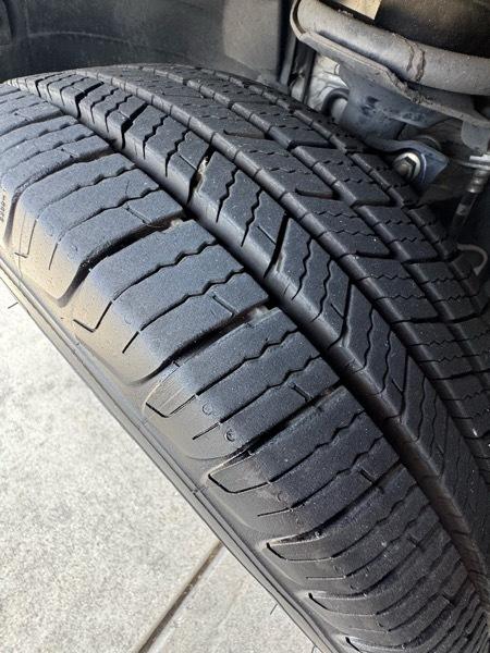 Nissan Versa 1.8 SL Hatchback 2011