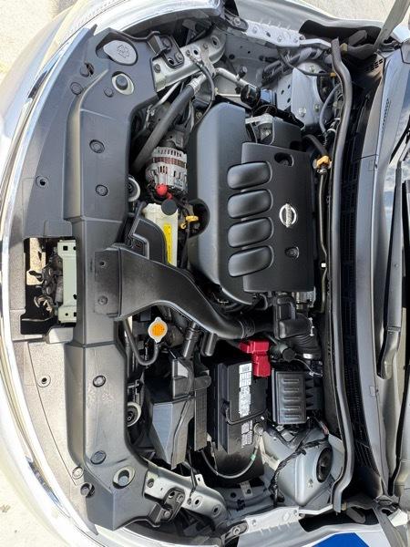 Nissan Versa 1.8 SL Hatchback 2011